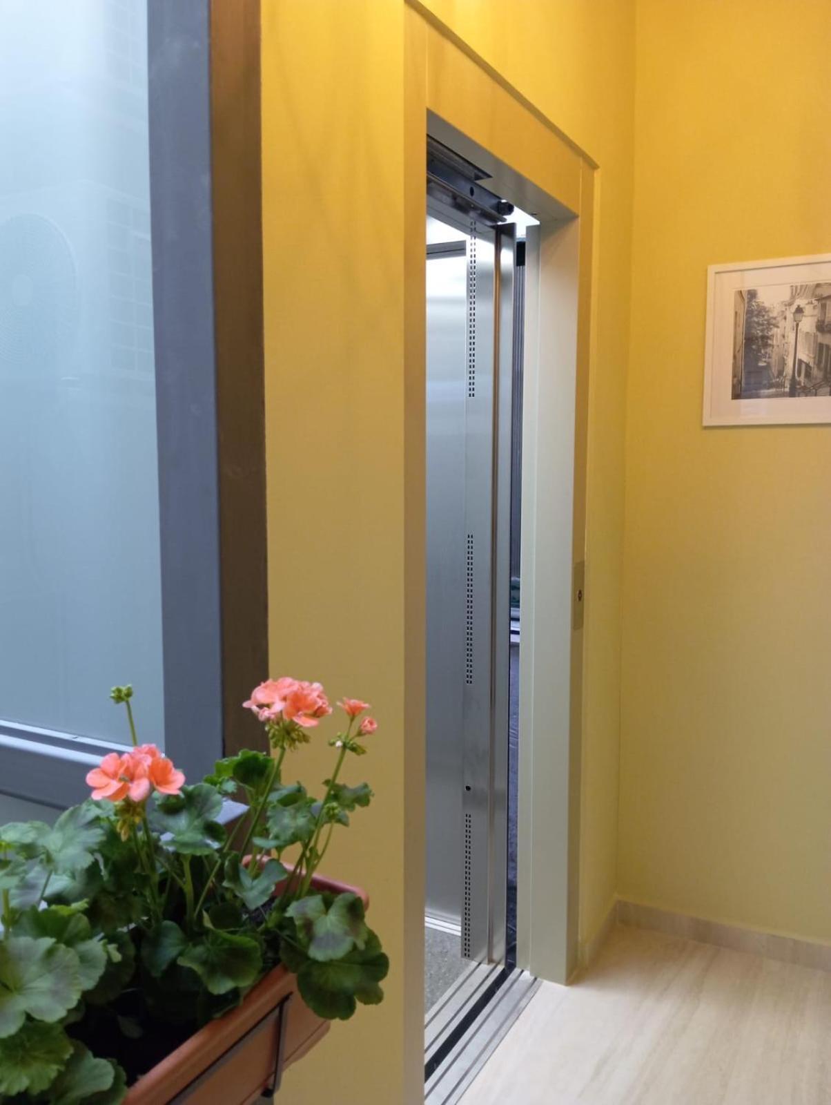 Warm Harbor Apartment Santa Coloma de Gramenet Exterior photo